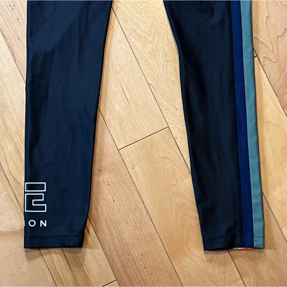 PE NATION Flight Series Legging Black 7/8 length midrise sculpted panels - Picture 6 of 7